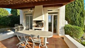 La Villa du Thym, Spacieuse villa familiale, piscine et vue dégagée