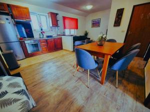 Seaview Apartment in Cavtat Dalmatia with Garden