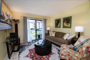 Mystic Sands I Steps to Beach I Free activities condo