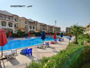 شاليه مصيفي فاخر قرية لاسيرينا الساحل الشمالي