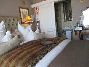 Superior Double Room with Sea View Upper Level (Robben Island) room in Mt Bijoux Preferred Accommodation