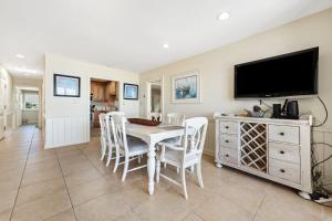 Sea Breeze villa by Peace Vacations