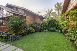 Foxoso Aaristo Baga Beach Resort