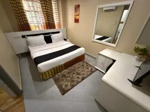 Kingdom Apartments - 姆万扎