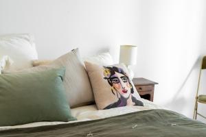 Appartements Spacious bright contemporary apartment : Appartement 2 Chambres