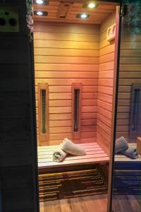 Ô Spa Privatif - Luxury Suite - JACUZZI-SAUNA-NETFLIX-FISHSPA-SERVIETTES-PEIGNOIRS-SANDALES-CAFE