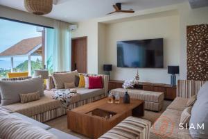Jungle Beach Villa Luxury 4 Br SeaView