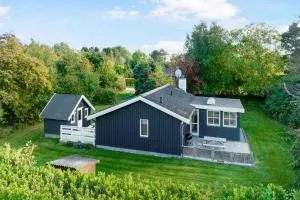 Cosy Holiday Home - 300 Meter From The See - Humble