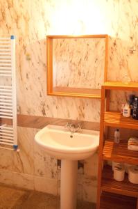 Traditional Stone Villa, Spacious Seaside Retreat