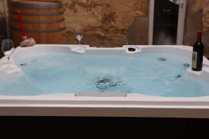 Maisons de vacances SPA, Elegance et Charme au Coeur des Vignes - Piscine&SPA Decoration Artisanale : photos des chambres