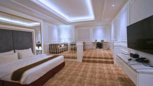 The Grantage Hotel & Sky Lounge