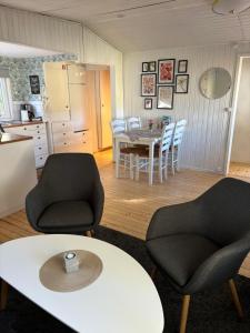 Cozy cottage by the sea, near Kullaberg