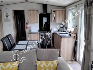 Valeria - Gold 3 bedroom with Garden and Parking - Seal Bay