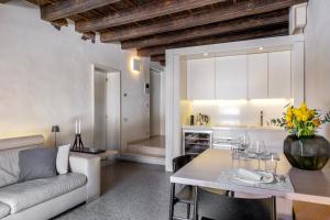 Luxury Apartment on Piazza Erbe