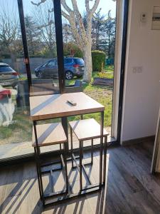 Appartements Studio familial avec terrasse et parking a proximite de la gare TGV Aix-en Provence : photos des chambres