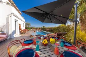 Villas Beautiful villa - garden - pool - sea view : photos des chambres