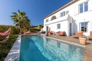 Deluxe room with garden pool and sea view - Saint-Roman