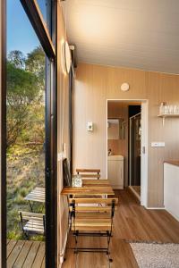Ingliston Rowsley Valley Tiny House 2 by Tiny Away Single Room lobby