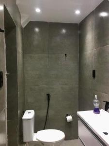 Great terrace 3 bedrooms apt between Ipanema & Copacabana posto 6