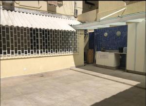 Great terrace 3 bedrooms apt between Ipanema & Copacabana posto 6