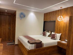 The Little Door family Stay