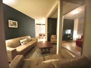 Sunny apartment on ground floor with small terrace