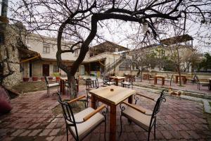 Glory Art Stone House