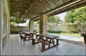 Sunset View Apartment With Spacious Balcony