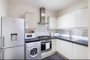 Grand 2 Bed Apartment In London