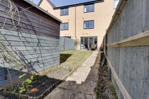 Entire 4 Bedroom Property In Reading