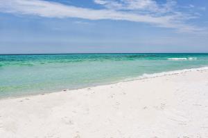 Venetian Boardwalk With Lsv And Pool