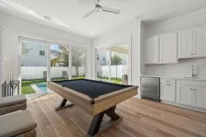 Tidal Time Estate With Game Room And Lsv - Morris