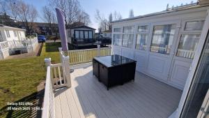 Gorgeous Lodge With Decking At Southview Holiday Park In Skegness Ref 33093V