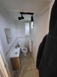 Maisons de vacances Maison Plestin proche plage et GR 34 avec Jardin : photos des chambres