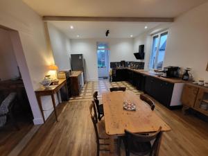 Maisons de vacances Maison Plestin proche plage et GR 34 avec Jardin : photos des chambres