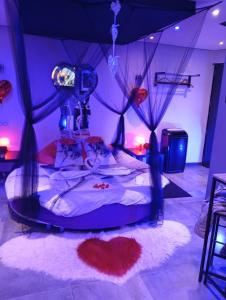 B&B / Chambres d'hotes spa privatif Dydy's love saint amand les eaux : photos des chambres