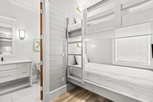 Coast Is Clear With Jetted Pool And Game Room - 4hvězdičkové hotely ve městě Destin