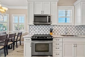 Crystal Playa With Private Pool And Beach Views