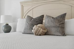 Shark Tales With Pool And Gated Neighborhood