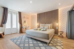 Nice Renting - Love Room Massena - Luxe Room - Jacuzzi - Terrace - King Bed - AC