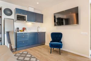 Appartements Nice Renting - Love Room Massena - Luxe Room - Jacuzzi - Terrace - King Bed - AC : photos des chambres