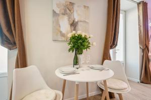 Nice Renting - Love Room Massena - Luxe Room - Jacuzzi - Terrace - King Bed - AC