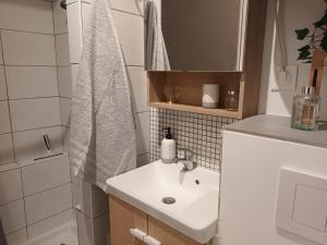 Appartements Studio Terrasse independant dans quartier calme : photos des chambres