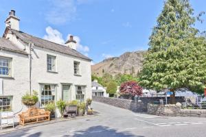 Bridge Cottages, Old Post and Bridge Suite, Sleeps 8