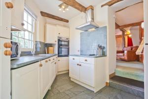 Bridge Cottages, Old Post and Bridge Suite, Sleeps 8