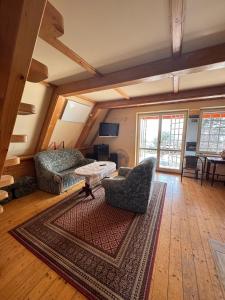 Maciejówka - mountain cottage, forests, lake