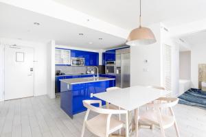 16th Floor Luxury 2 Bedroom - Ocean Views & Luxury