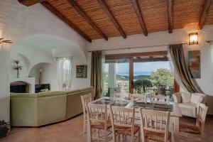 Villa Surrounded by Nature with Sea View