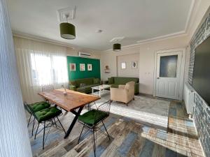 Pine & Ocean Breeze Lara Beach Antalya