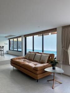 Mountain breeze villa phuket